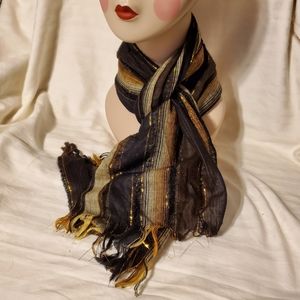 Unknown Brand Dramatic Scarf
